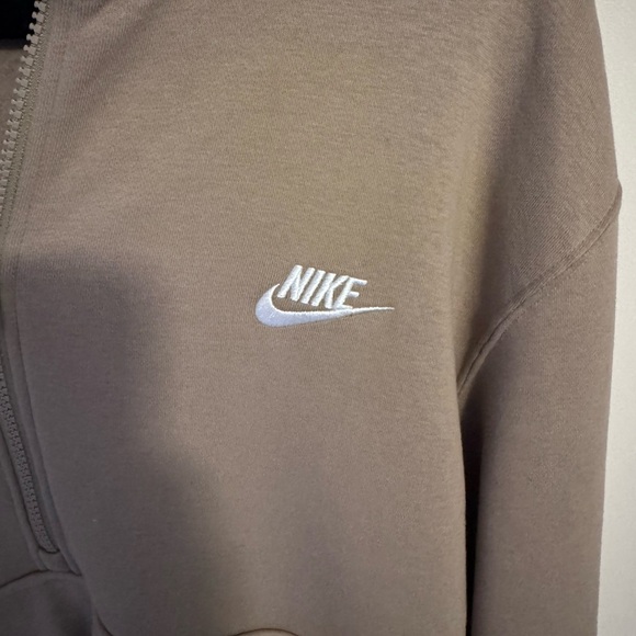 Nike 1/4 Zip Pullover - Picture 3 of 4